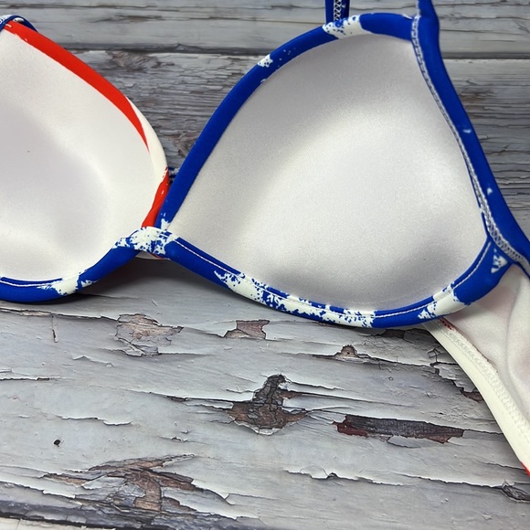🆕NWT Red White & Blue Stars & Stripes Target Xhilaration Bikini Top Small 0-2 - Picture 8 of 10